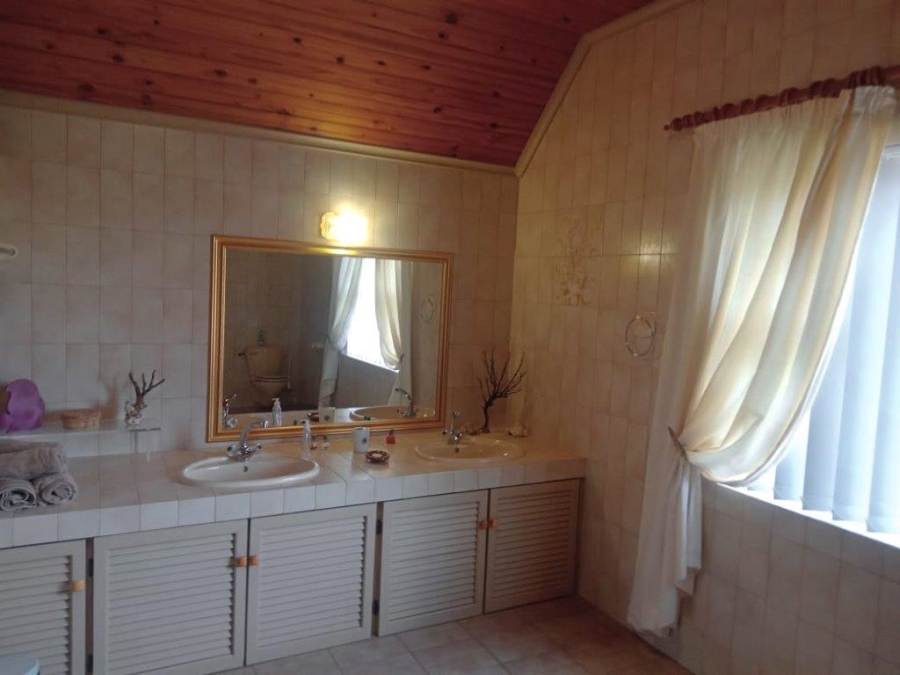 4 Bedroom Property for Sale in Aston Bay Eastern Cape